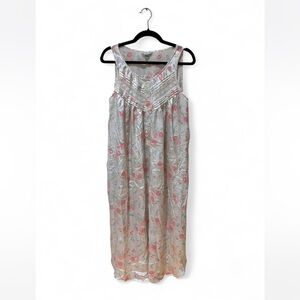 Elegant Floral Sleeveless Nightgown